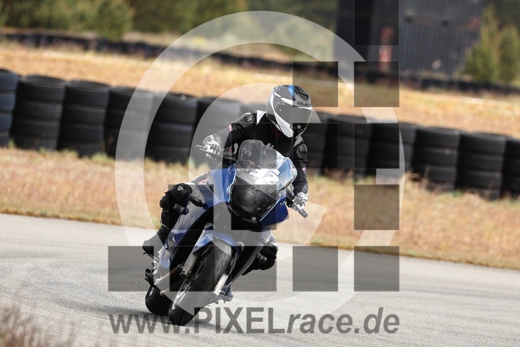 0032-20260514_10675 | Schöne Erinnerungen an spannende Momente - das festzuhalten ist unser Job. PIXELrace.de ist seit 2003 auf den Rennstrecken Europas unterwegs um die Action draußen beim Fahren und die wunderbare Stimmung imm Fahrerlager für euch einzufangen.