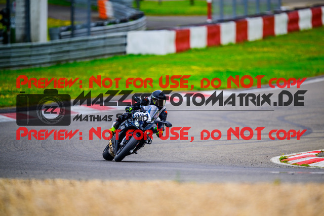 MaZZes_FotoMatrix_240717_6007705_7898 | INST