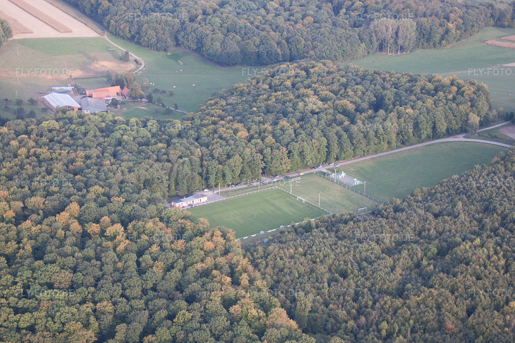 Luftbild: Ortsansicht in Keffenach im Bundesland Bas-Rhin in Frankreich. – Foto: IMG_53746.jpg vom 30.09.2012 durch Werner Riehm/FLY-FOTO.de – Auflösung des Originals: 4752 x 3168 px