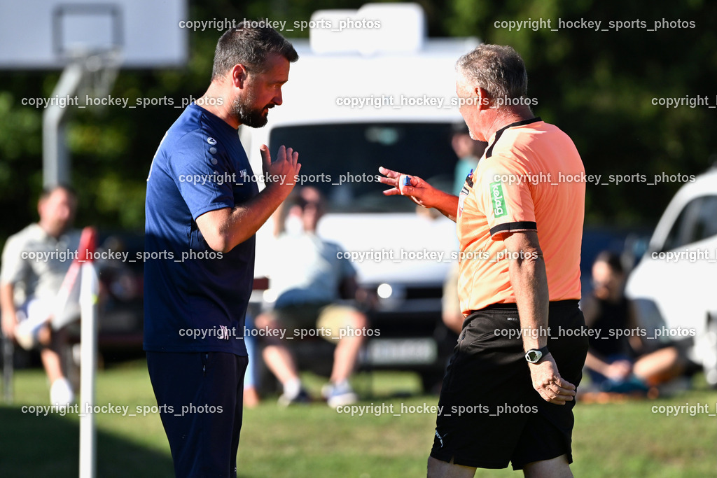 ATUS Nötsch vs. Thal Assling | Asisstentcoach Thal Assling Roland Jungmann, Karl Krenn Referee, ATUS Nötsch vs. Thal Assling, ATUS Nötsch vs. Thal Assling am 31.08.2025 in Nötsch (Dobratsch Arena), Austria, (Photo by Bernd Stefan)