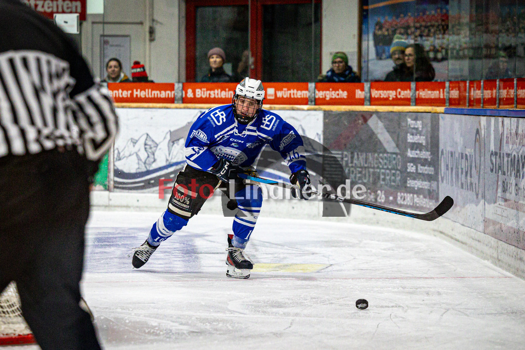 SC Forst NATURE BOYS gegen WANDERERS Germering | Eishockey Landesliaga Herren Gruppe A 2024/2025, SC Forst NATURE BOYS gegen WANDERERS Germering, 20241025,Simon FEND (Nature Boyz 16) in Aktion,2024-10-25 in Peißenberg (Eisstadion Peißenberg), Simon FEND (Nature Boyz 16)Copyright: WolfgangxLindner www.foto-lindner.de