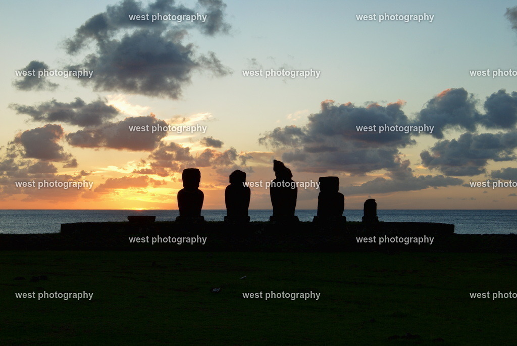 Ahu Tahai sunset 4 - CHI 2011 | west photography - Realisiert mit Pictrs.com