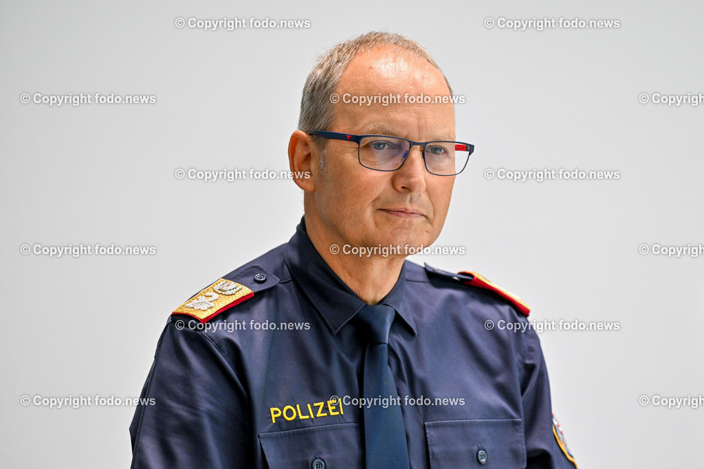 Polizei_ neuer Stadtpolizeikommandant Linz_ 27.06.2024-9 | 27.06.2024, Landespolizeidirektion Oberoesterreich, AUT, Vorstellung des neuen Stadtpolizeikommandanten von Linz, im Bild Guenther Humer (GenMjr., Stv. Landespolizeidirektor Ooe)