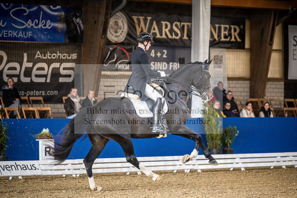 DOS_2740 | Entdecke hochwertige Reitturnierfotos von Foto Oger. Professionell, emotional und authentisch – jetzt Lieblingsmomente im Shop bestellen.Deutschlandweite Turnierfotografie. - Realisiert mit Pictrs.com