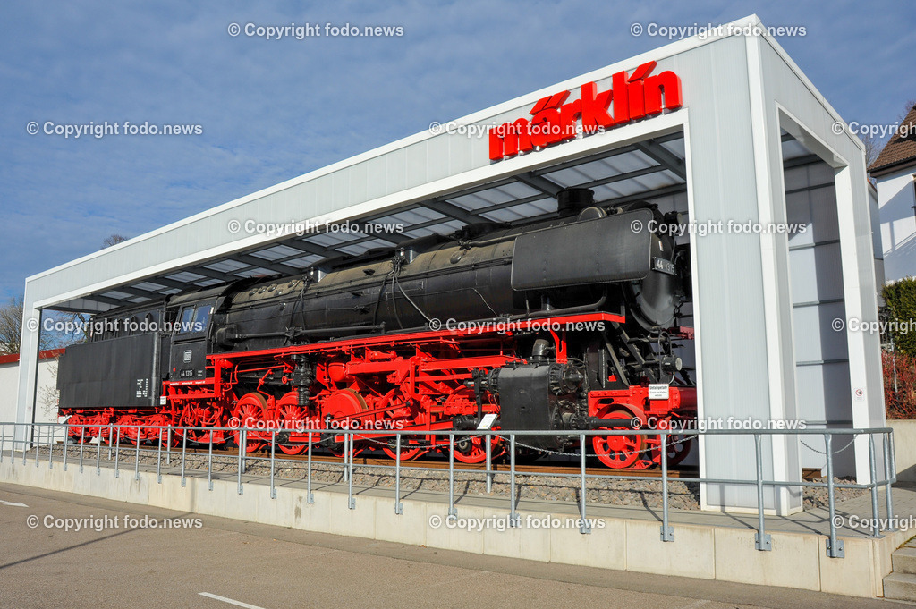 Deutschland_ Baden-Wuerttemberg_ Goeppingen_ 15.01.2025-5 | 15.01.2025, Deutschland, GER, Baden-Wuerttemberg, Goeppingen, im Bild Themenbild, Stadtansichten, Maerklin, Spielzeughersteller, Modelleisenbahn, Lok, Lokomotive, Kinder, Spielzeug, Zug, Eisenbahn, Waggon, Produkt, Produzent, Hersteller, Fabrik, Schild, Logo, Leuchtreklame, Werbung