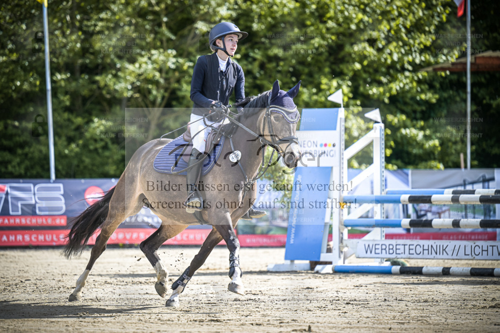 DOS_9180 | Entdecke hochwertige Reitturnierfotos von Foto Oger. Professionell, emotional und authentisch – jetzt Lieblingsmomente im Shop bestellen. - Realisiert mit Pictrs.com