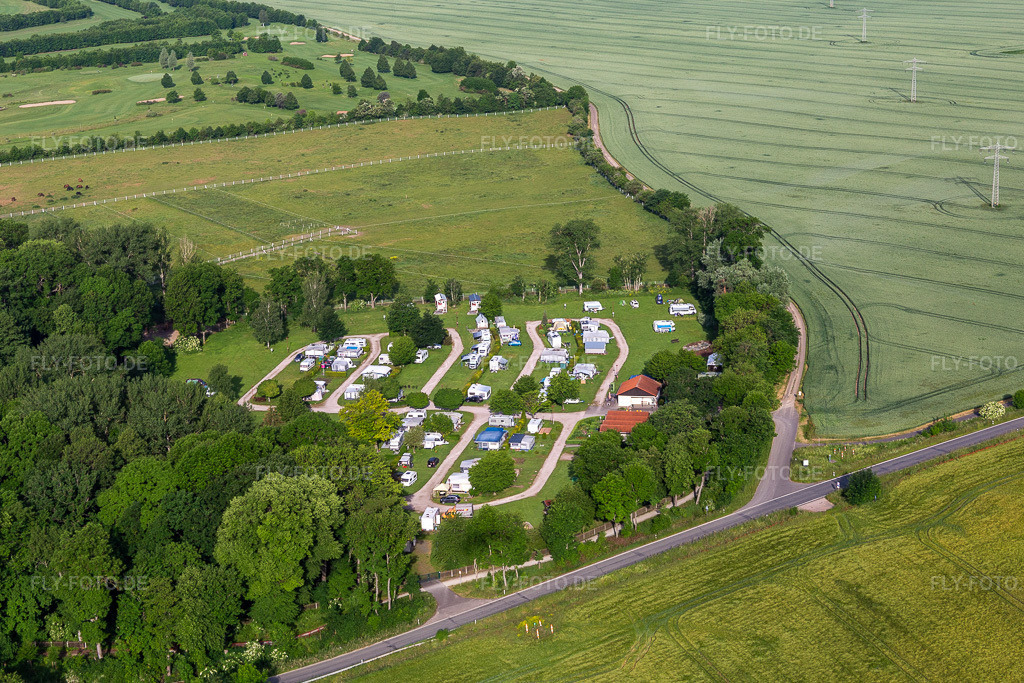 Luftbild: Camping Drei Gleichen im Ortsteil Mühlberg in Drei Gleichen im Bundesland Thüringen in Deutschland. Foto: IMG_007695.jpg vom 15.06.2021 durch Werner Riehm/FLY-FOTO.de