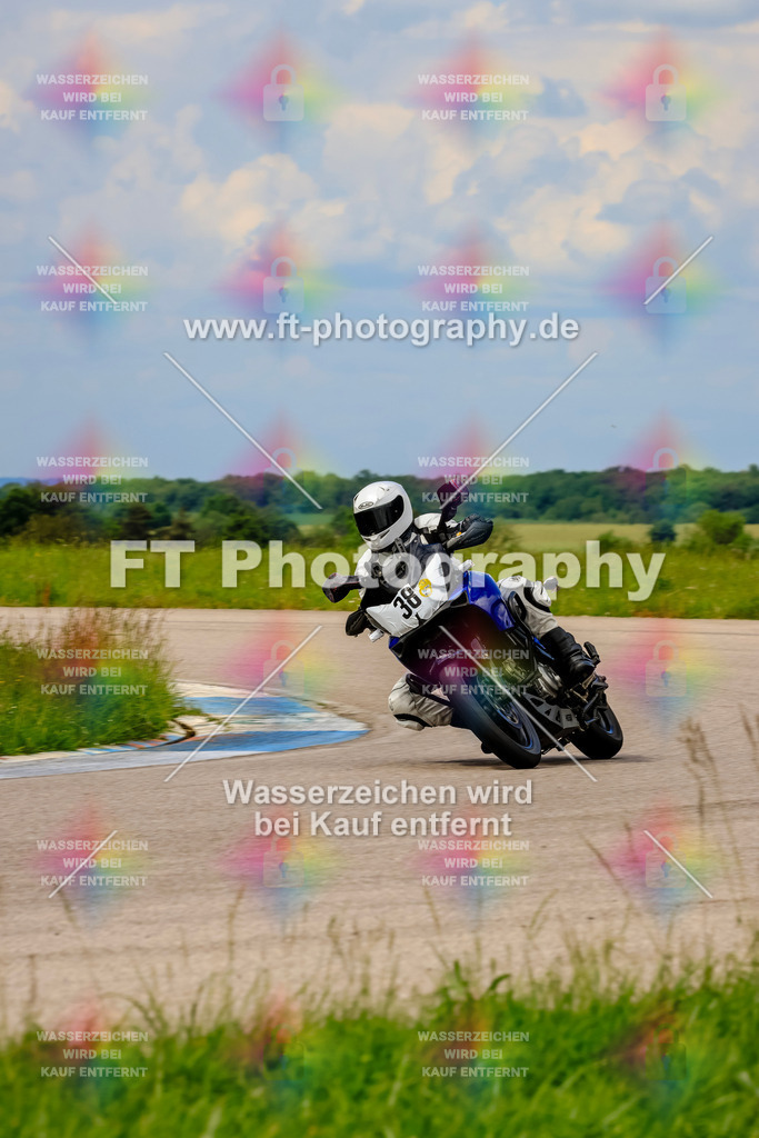 MotoTeam-1090 | Hier findet Ihr Bilder von Touristenfahrten auf der Nürburgring Nordschleife oder von anderen Veranstaltungen die ich besucht habe. Viel Spass beim Durch Schauen 
