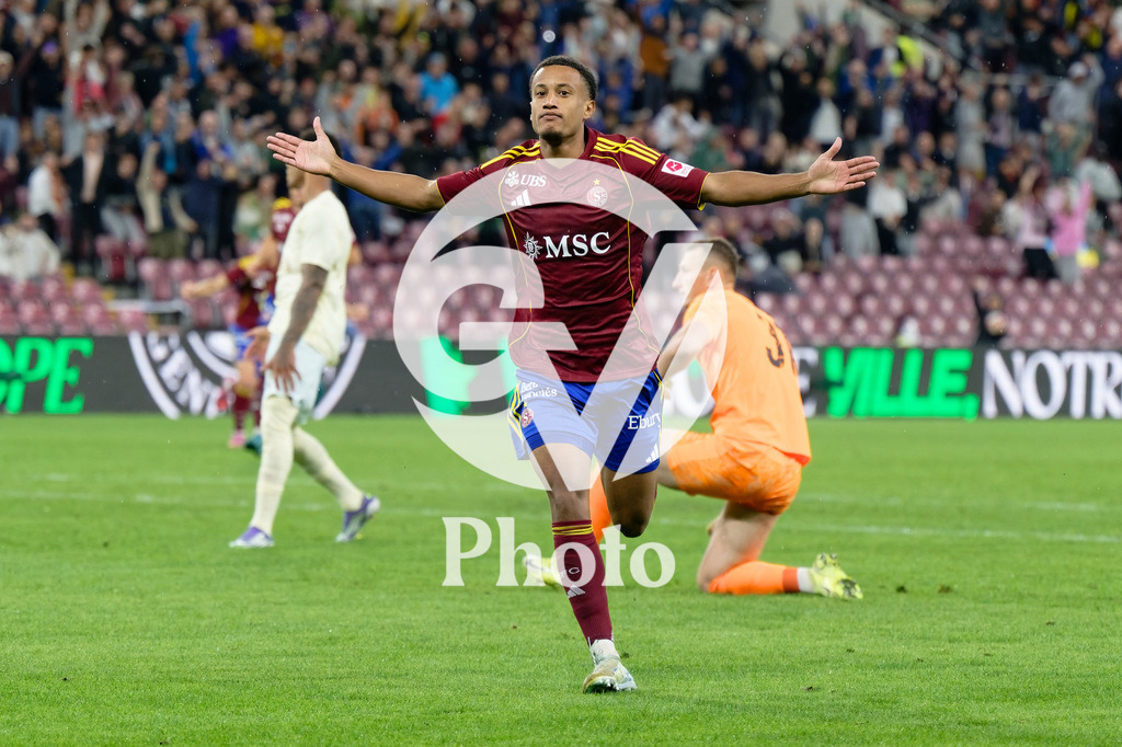 UEFA Conference League Play-offs 2nd leg - Servette FC v FC Shakhtar Donetsk | Lilian Njoh (14 Servette FC) celebrates after scoring his team's first goal  during the UEFA Conference League Play-offs 2nd leg match between Servette FC and FC Shakhtar Donetsk at Stade de Geneve in Geneva, Switzerland