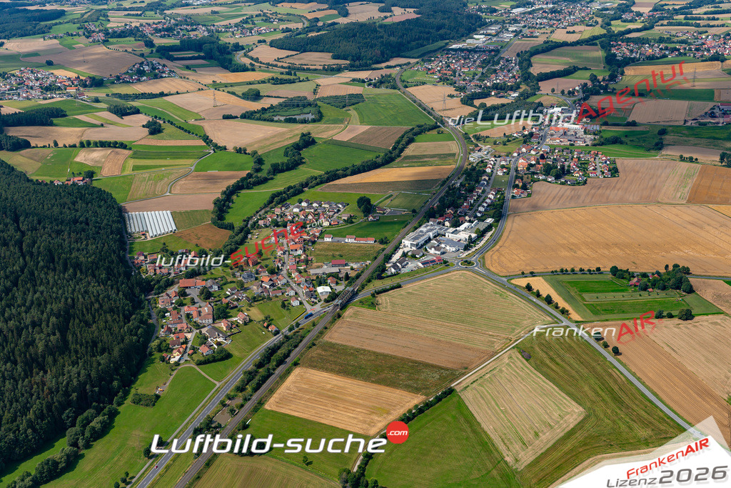 Aktuelles Luftbild von Gundelsdorf Kronach Kauf mit Lizenz / Bildrechten möglich- Die Luftaufnahme wurde 2021 mittels UL-Flugzeug erstellt ( keine Drohne ) - hochauflösende Kamera-Systeme von  Canon -Beste Qualität - Für grossformatige Ausdrucke geeignet. Die Geschenkidee !