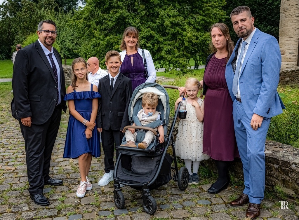 210af936acf548d7b3d3df45aeab35f9 | traudl_s_fotos