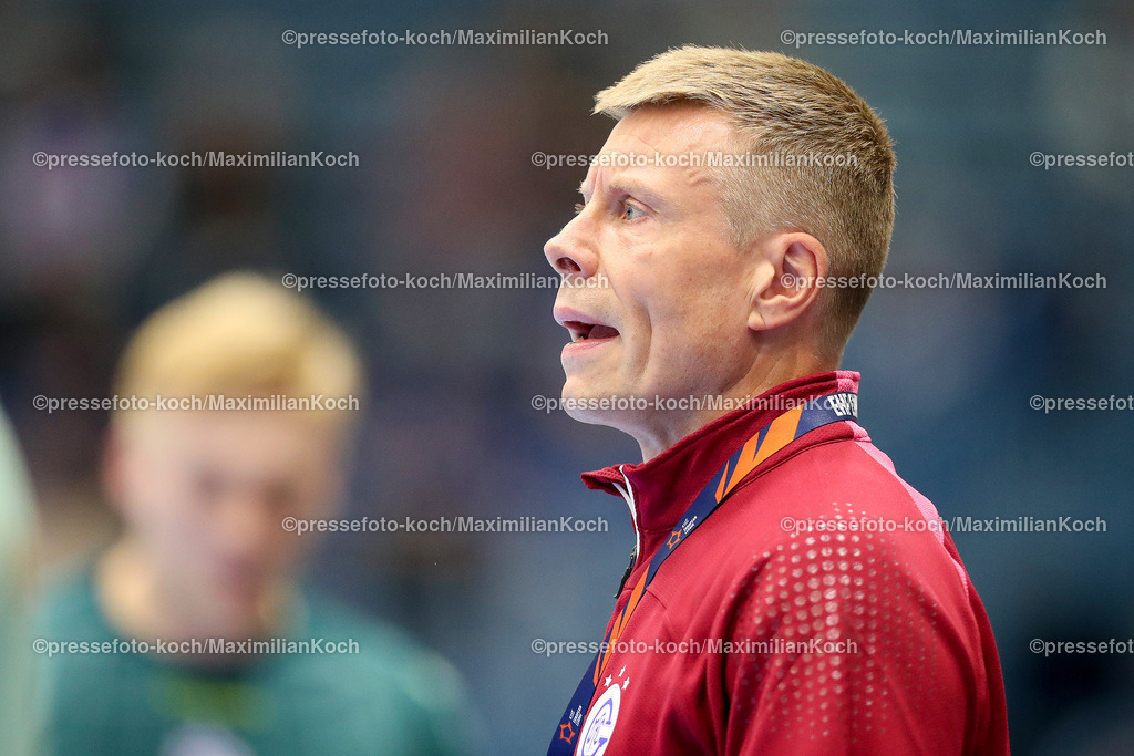 Gum08102402125 | 08.10.2024, Handball, European League, VfL Gummersbach - IK Sävehof, Schwalbe-Arena: Trainer Gudjon Valur Sigurdsson (GUM)