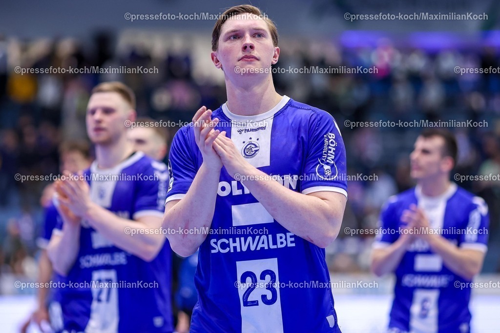 Gum27032501093 | 27.03.2025, Handball, HBL, VfL Gummersbach - HSG Wetzlar, Schwalbe-Arena: Abschlussjubel nach dem  33:24 Sieg für Gummersbach. Ole Pregler (GUM #23) 