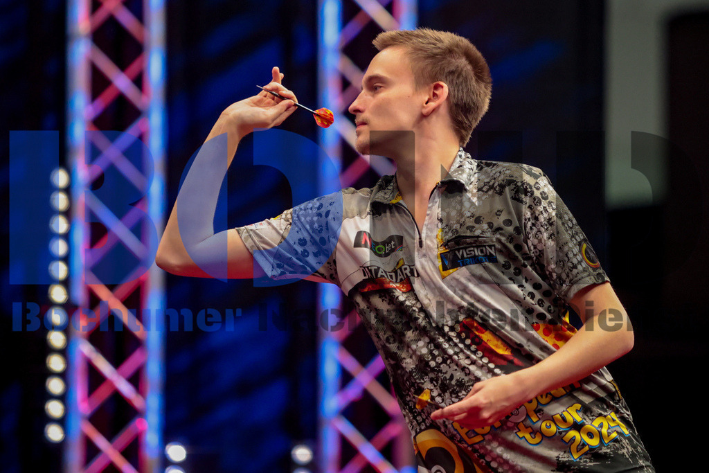 PDC European Darts Open 2024 | {headline}(Foto: Sebastian Sendlak / BOND) - Realisiert mit Pictrs.com