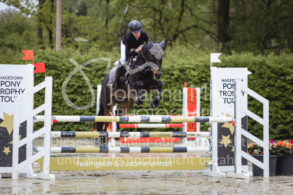 240426_Olfen-Vinnum_PonyTrophy-217 | Deine schönsten Turniermomente als professionelle Fotos! Entdecke hochwertige Pferdesport-Fotografie im Online-Shop. Jetzt Fotos finden & bestellen!