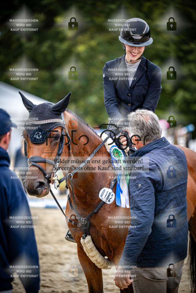 2026-09---Waldhof-11-0042 | Entdecke hochwertige Reitturnierfotos von Foto Oger. Professionell, emotional und authentisch – jetzt Lieblingsmomente im Shop bestellen.Deutschlandweite Turnierfotografie. - Realisiert mit Pictrs.com