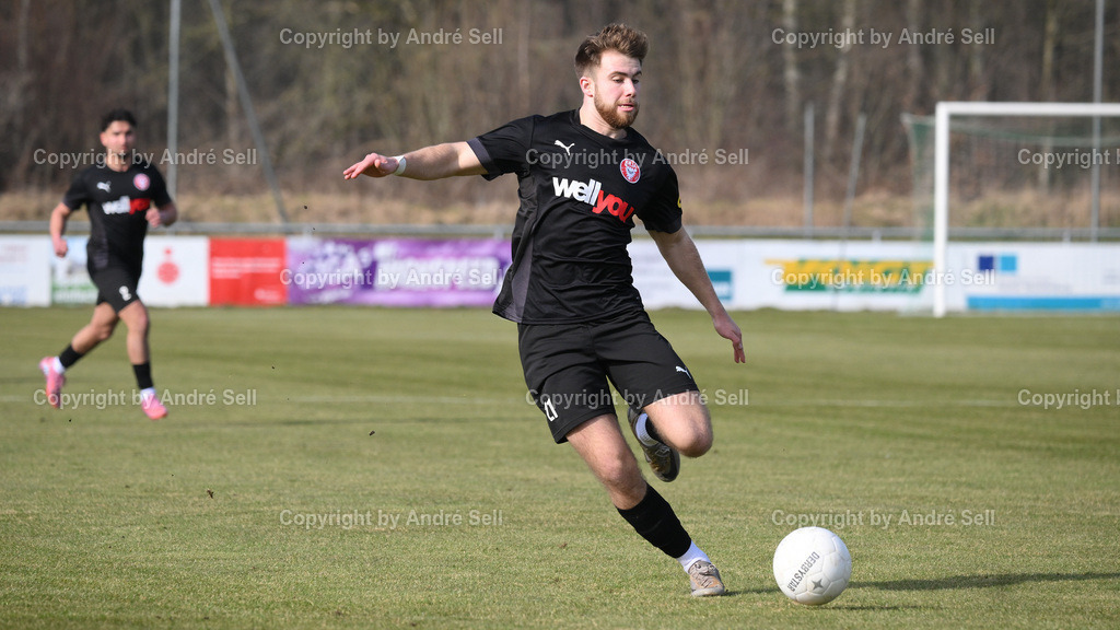 PSV Neumünster vs FC Kilia Kiel | Luca Senger (Kilia #21) / Fußball-Oberliga Männer 2025/2026 / PSV Neumünster vs FC Kilia Kiel / PSV Stadion Platz A / Neumünster / 07.03.26 - Realisiert mit Pictrs.com