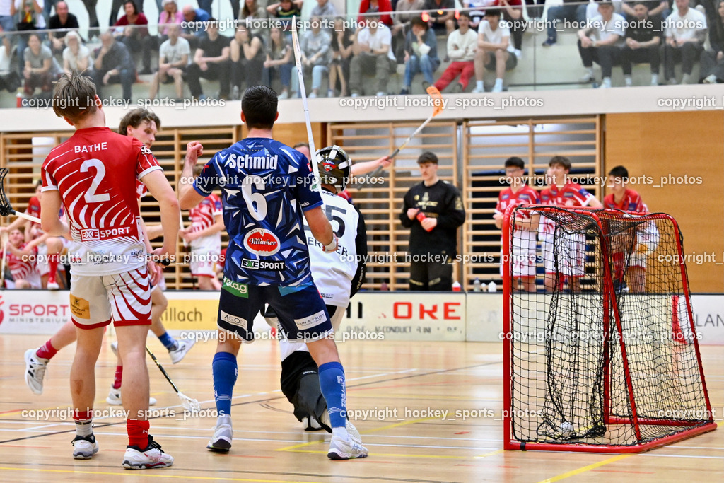 VSV Unihockey vs. KAC Floorball | Tor VSV Unihockey, #2 Mitja Beuthe KAC Floorball, #6 Timo Schmid VSV Unihockey, #55 Maximilian Obereder KAC Floorball, VSV Unihockey vs. KAC Floorball, VSV Unihockey vs. KAC Floorball am 12.04.2025 in Villach (Ballspielhalle St. Martin), Austria, (Photo by Bernd Stefan)