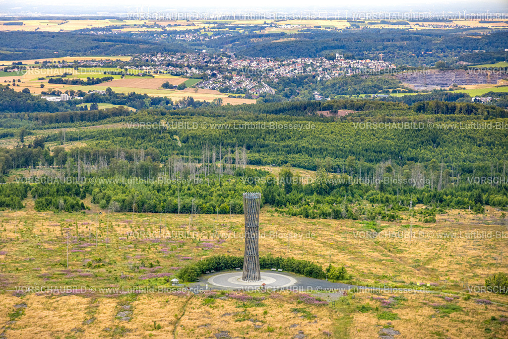 Warstein240713065LoermeckeTurm | Luftbild, Lörmecke-Turm, Aussichtsturm im Plackwald, Blick nach Warstein und Windräder Windpark im Hintergrund, Warstein, Sauerland, Nordrhein-Westfalen, Deutschland
