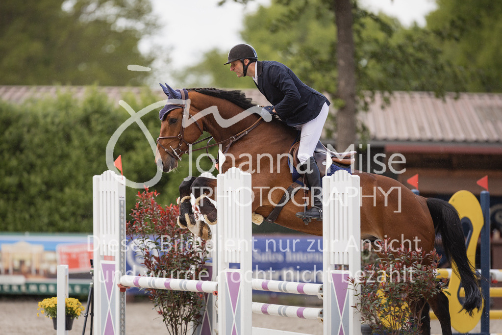230516_Mühlen_03SprPf-A-326 | Deine schönsten Turniermomente als professionelle Fotos! Entdecke hochwertige Pferdesport-Fotografie im Online-Shop. Jetzt Fotos finden & bestellen!
