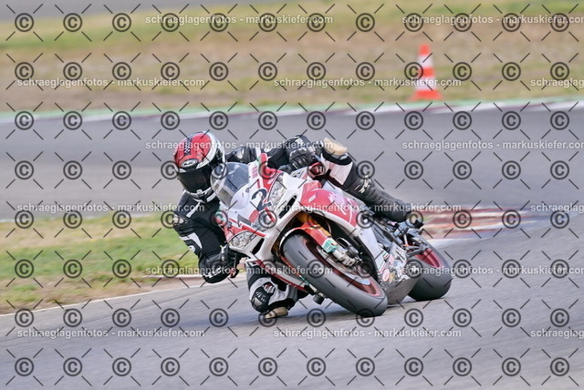 26bt05-1839 | markuskiefer.com - Realisiert mit Pictrs.com
