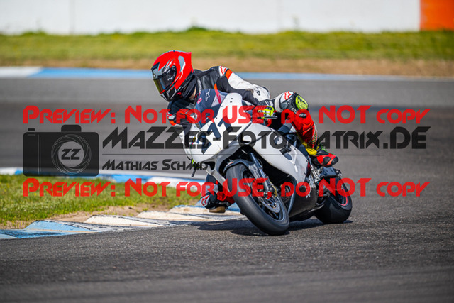 MaZZes_FotoMatrix_230410_7117 | GELB