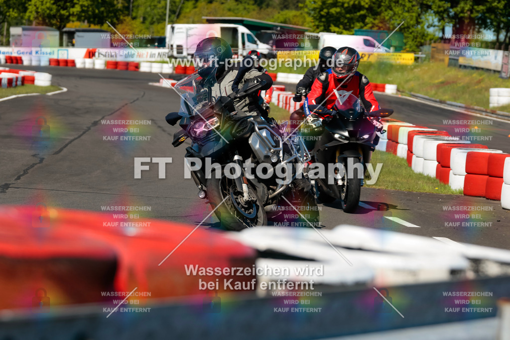 Moto-TeamOBK-21664 | Hier findet Ihr Bilder von Touristenfahrten auf der Nürburgring Nordschleife oder von anderen Veranstaltungen die ich besucht habe. Viel Spass beim Durch Schauen 