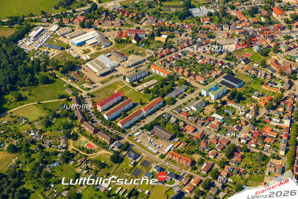 Lassahner Straße Grabow Bild- Das Luftbild wurde 2025 vom UL-Flugzeug heraus erstellt ( keine Drohne bzw. Drohnenaufnahme ) - Hochauflösende Luftaufnahme -Nicht vergleichbar mit Google Maps oder Satelittenbilder- Die Geschenkidee !Mit Lizenz und Bildrechte bestellbar - CC