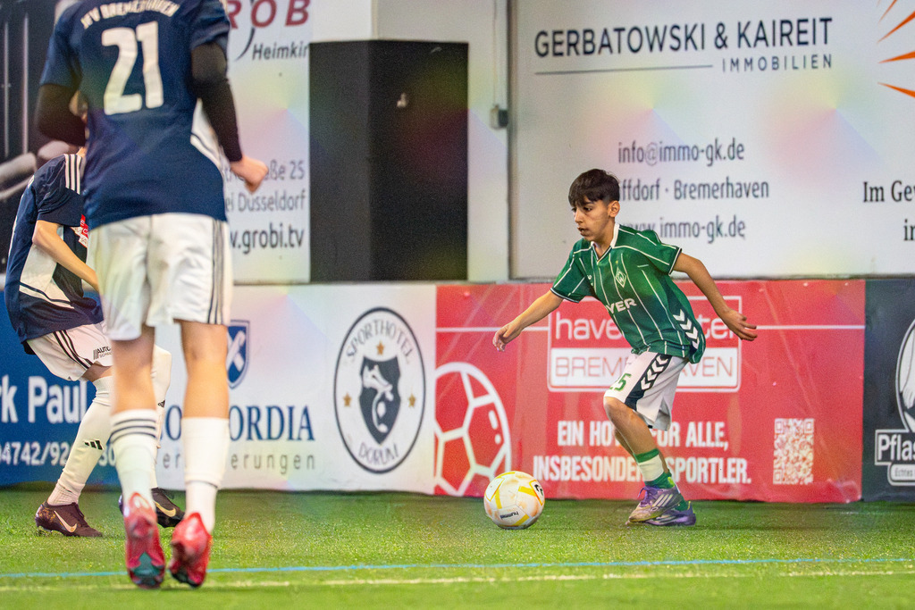 blr.pics-215 | Professionelle Fußball- und Sportfotografie. Spielbilder online ansehen und kaufen – Einzelbilder oder komplette Galerien in hoher Qualität. - Realisiert mit Pictrs.com
