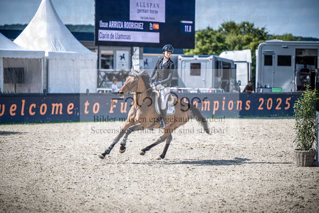 DOS_3199 | Entdecke hochwertige Reitturnierfotos von Foto Oger. Professionell, emotional und authentisch – jetzt Lieblingsmomente im Shop bestellen.Deutschlandweite Turnierfotografie. - Realisiert mit Pictrs.com
