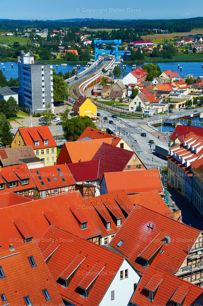 _DSC5150 | Findlinge im Eis, Zeesenboote bei der Traditionsregatta, eine Seebrücke im Sonnenaufgang - mit den Bildern aus dieser Galerie erhalten Sie wunderschöne Aufnahmen über das ganze Jahr. Ein tolles Produkt zum Verschenken, Werben oder zum Träumen vom nächsten - Realisiert mit Pictrs.com
