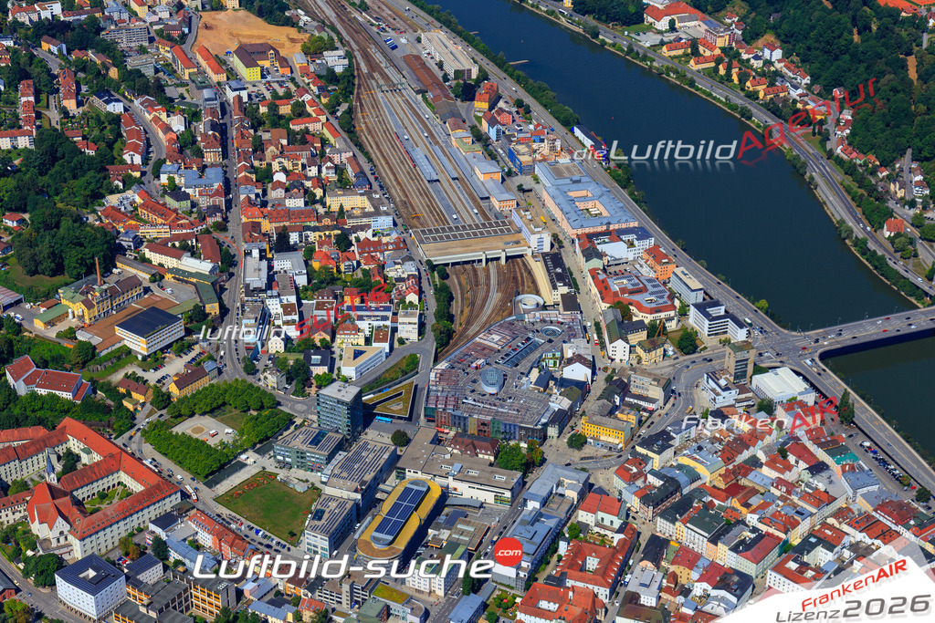 Die Luftaufnahme der Stadt Passau wurde 2017 vom Flugzeug heraus erstellt ( keine Drohne )- hohe Auflösung für beste Qualität