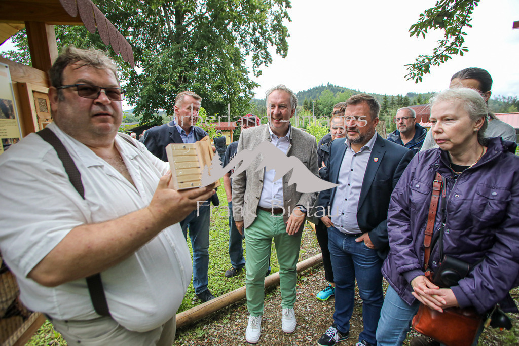 OE7A0840 | Rundgang durch den Lehrpfad mit K.H. Keilhofer, Insektenhotel