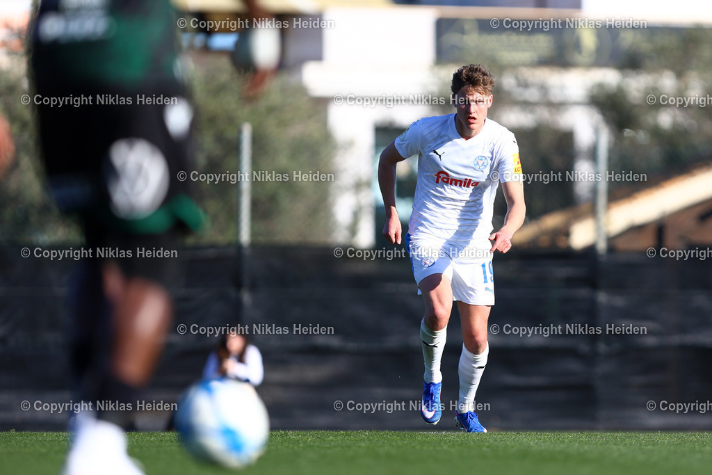 NH_HolsteinKiel_FerencvarosBudapest_Testspiel_10012025 | #19 Phil Harres (Holstein Kiel)Fußball I Herren I Testspiel I Saison 2025-2026  I Holstein Kiel - Ferencvaros Budapest I 10.01.2026 I La Manga Club (Spanien)