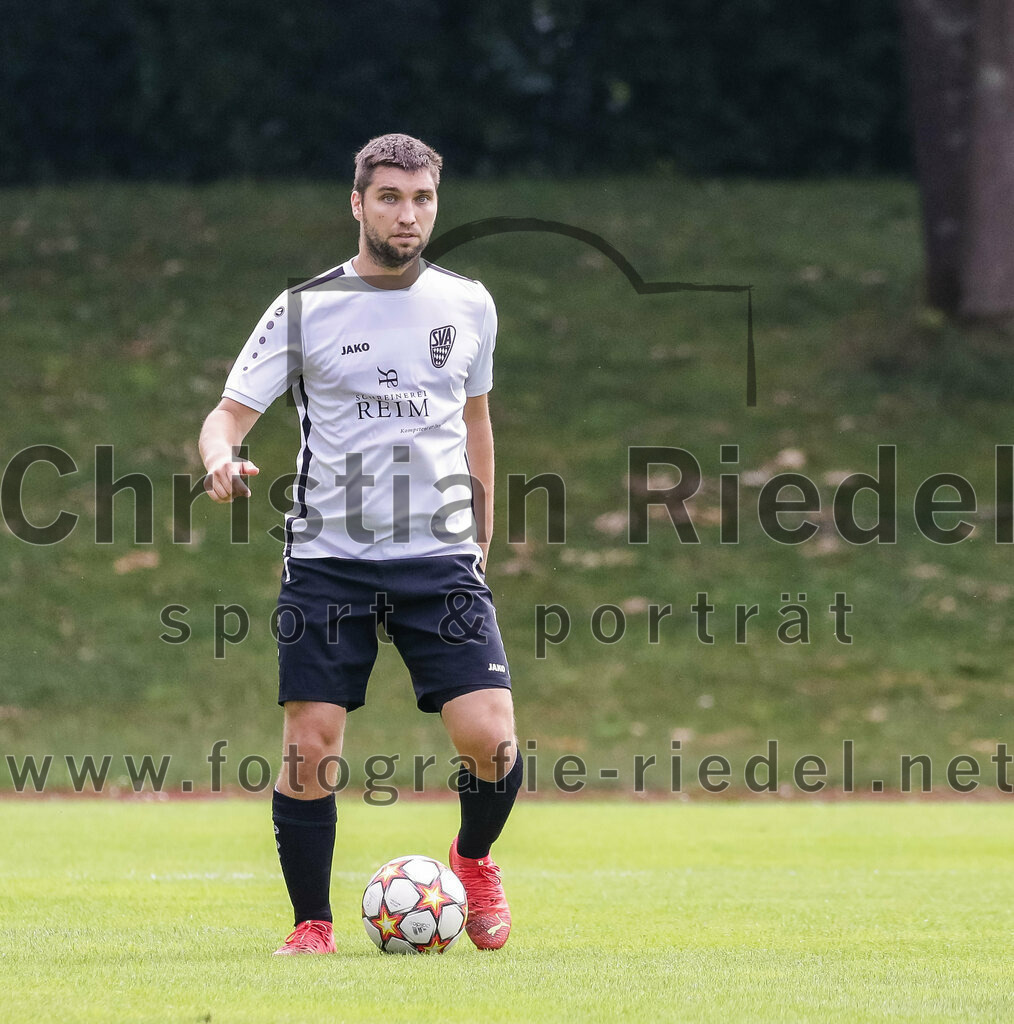 2023-07-23_016_SV_Anzing_gegen_SC_Kirchasch | Anzing, Deutschland, 23.07.2023:
Fußball, Kreisliga 2023 / 2024, Testspiel, SV Anzing gegen SC Kirchasch, Endergebnis: 5:1

Gabriel Hrase (SV Anzing, #3)

Foto: Christian Riedel / fotografie-riedel.net