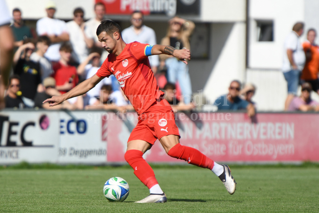 SpVgg Plattling : SpVgg GW Deggendorf | Alexandru Ciucur (SpVgg Plattling) - Realisiert mit Pictrs.com