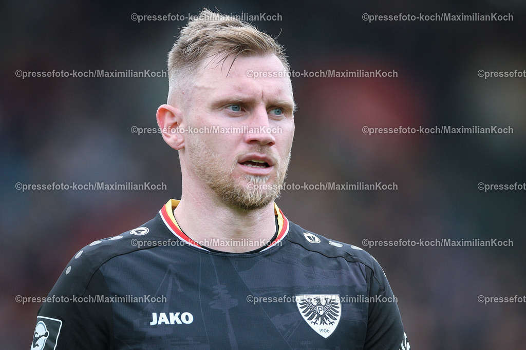 Koe3Liga27042402130 | 27.04.2024, Köln, Fußball, bwin 3. Liga Herren, Sportpark Höhenberg, 35. Spieltag, Saison 2023 2024, FC Viktoria Köln – Preußen Münster: Alexander Hahn (Preußen Münster). 
DFB regulations prohibit any use of photographs as image sequences and or quasi-video.