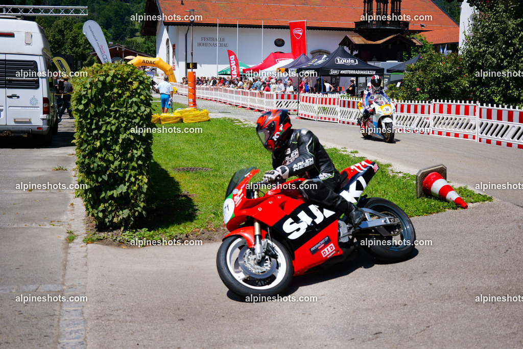 P1036931-2 | Erleben Sie atemberaubende, hochqualitative Fotos Ihrer Fahrt entlang der malerischen Alpenstraßen. Besuchen Sie alpineshots.com, um professionelle Aufnahmen Ihrer unvergesslichen Reise zu finden und zu kaufen - Realisiert mit Pictrs.com