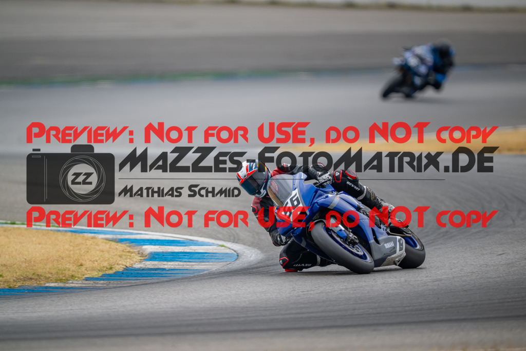 MaZZes-Fotomatrix-20260809-578705 | R1