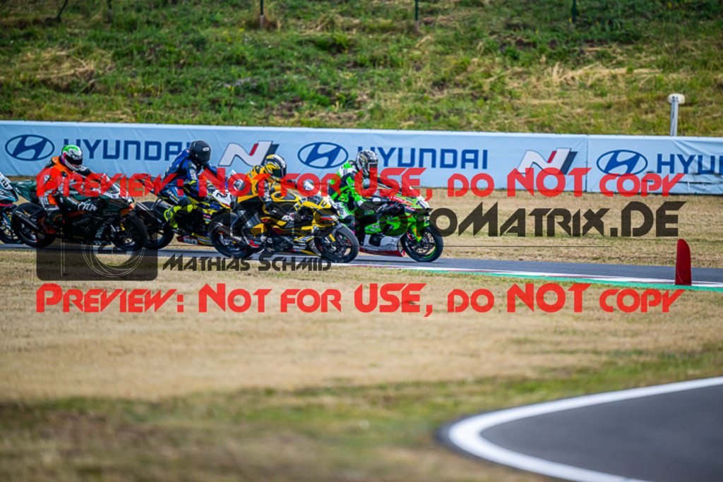 MaZZes_FotoMatrix_220625_1910 | PROSUPERSTOCK