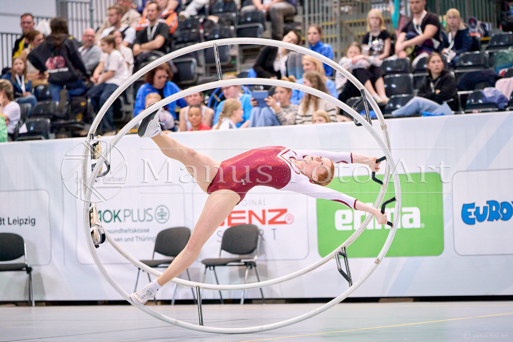 A-DSC04154 | Professionelle Sportfotografie in Hamburg, Schleswig-Holstein und Niedersachsen – spezialisiert auf Rhönrad, Geräteturnen, Leistungsturnen und rhythmische Sportgymnastik. Bundesweite Begleitung von Rhönrad-Events. Jetzt Sport-Fotos - Realisiert mit Pictrs.com