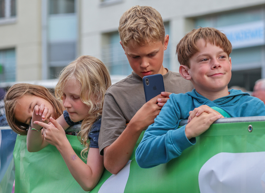 top-top.de-250828-261 | Foto, Video, Fotografie, Videografie, Fotobox, DJ, Discjockey, Musik, Musikbox, Veranstaltung, Photobooth, Amazon, Ebay, Buchtipp, Bestseller, Autor, Verlag, Buch, Wesel, Hamminkeln, NRW, Dinslaken, Rees, Drohne, Hochzeit, Party, Fotobox, Wesel, Fotograf