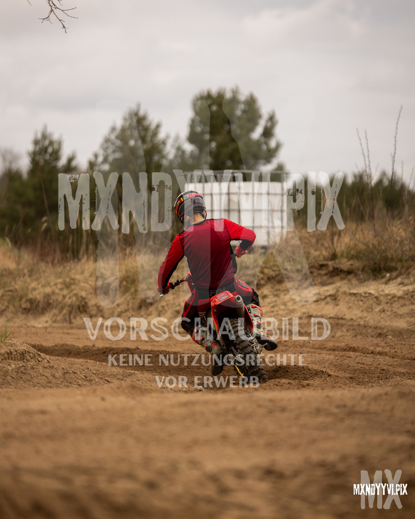 866A1330 | mxndyyvipix