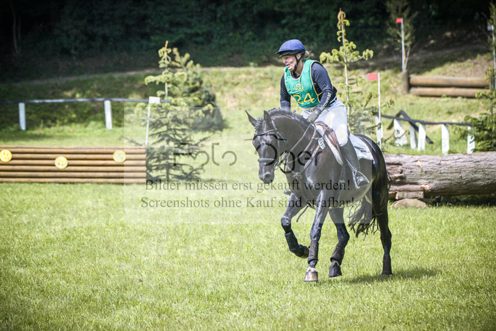 DOS_9329 | Entdecke hochwertige Reitturnierfotos von Foto Oger. Professionell, emotional und authentisch – jetzt Lieblingsmomente im Shop bestellen. - Realisiert mit Pictrs.com