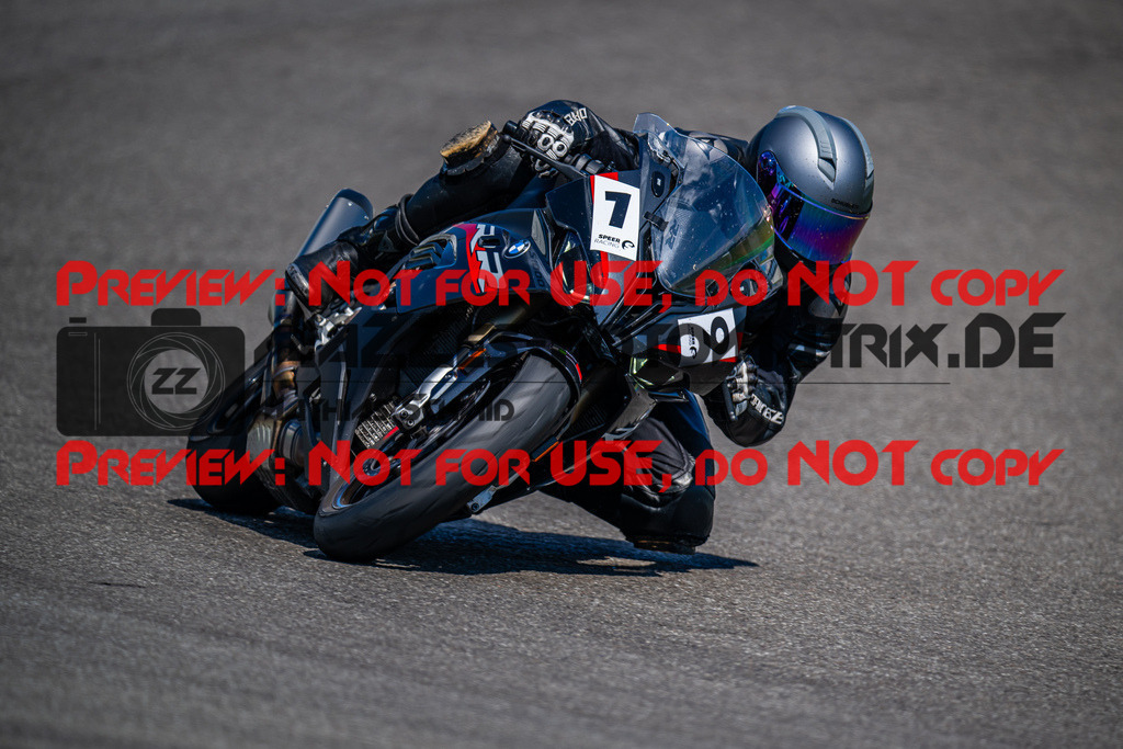 MaZZes_FotoMatrix_240520_6007705_5253 | ROT