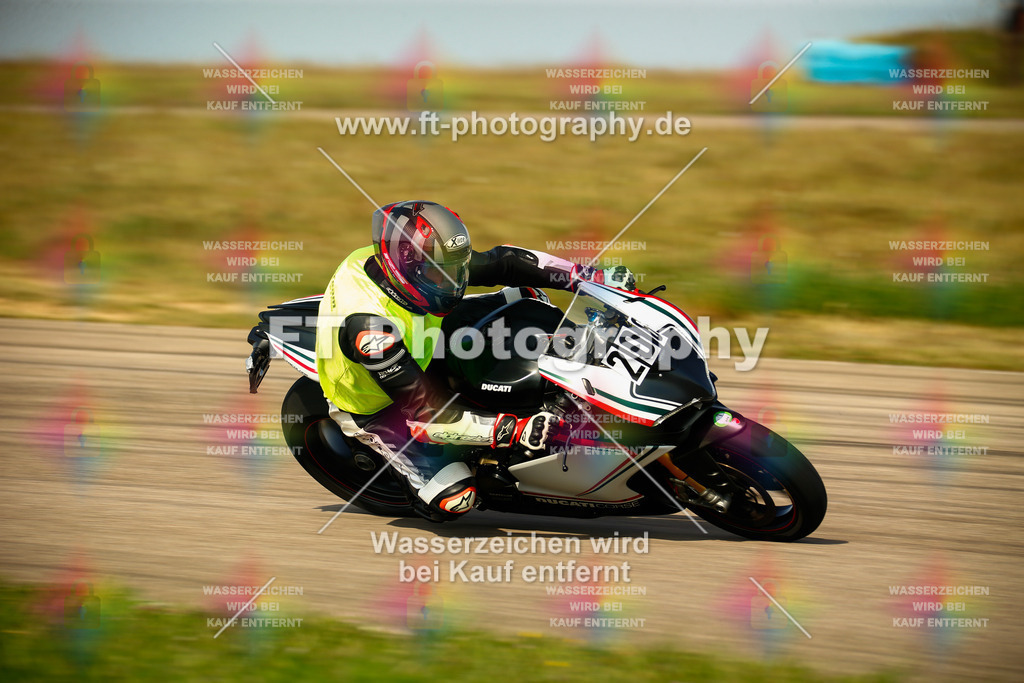 _MOT6132 | Hier findet Ihr Bilder von Touristenfahrten auf der Nürburgring Nordschleife oder von anderen Veranstaltungen die ich besucht habe. Viel Spass beim Durch Schauen 