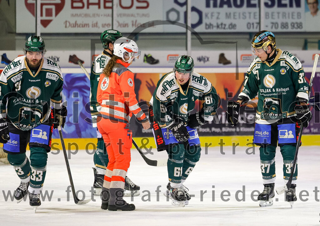 2026-01-06_134_TSV_Erding_gegen_EV_Lindau_Islanders | Erding, Deutschland, 06.01.2026:Eishockey, Oberliga Süd 2025 / 2026, 35. Spieltag, TSV Erding gegen EV Lindau Islanders, Endergebnis: 2:5Marc Schmidpeter (Erding Gladiators, #33), Dennis Miller (Erding Gladiators, #61), Thomas Matheson (Erding Gladiators, #37)Foto: Christian Riedel / fotografie-riedel.net