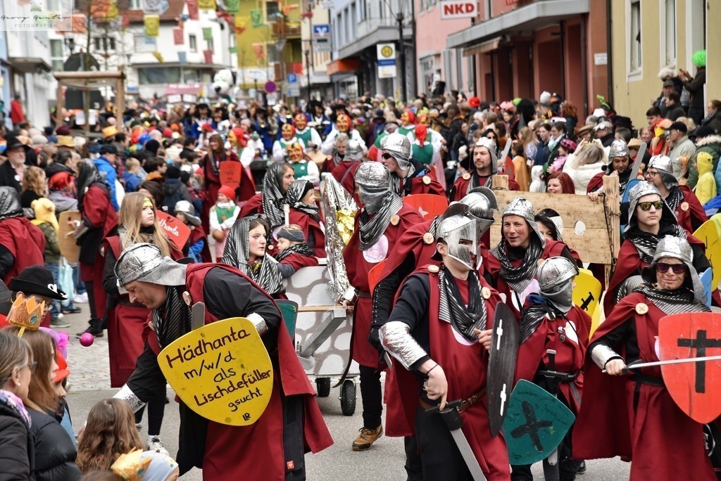 FasMontag _24-053-RA | Fotoblog Schwarzwald, Foto Blog Wiesental, Pfaffenberg, Winterzauber, Zeller Bergland, Zell im Wiesental, Fotoblog Wiesental, Landschaftsfotos, Bilder Wiesental, Natur, Naturbilder, Fastnacht, Zeller Fastnacht, Zeller Fasnacht, Zeller Bergland, Belchen, - Realisiert mit Pictrs.com