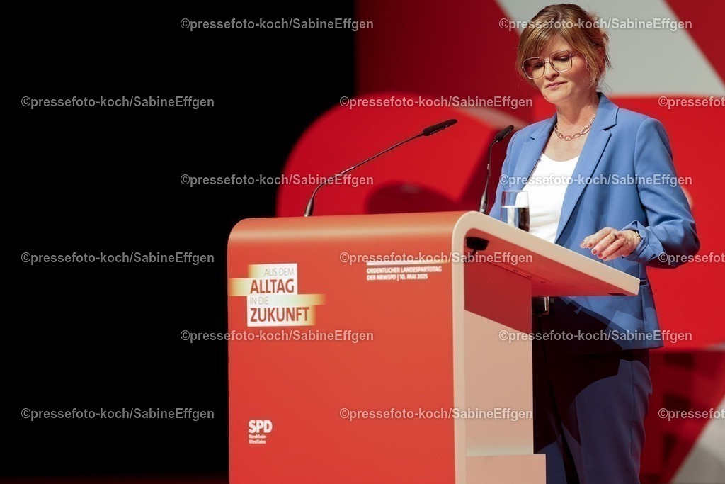 xSEF10052501060 | 10.05.2025, xsefx, Landesvorsitzende Sarah Philipp auf dem Landesparteittag der NREWSPD 2025 mit dem Motto -Aus dem Alltag in die Zukunft- in der Mercatorhalle Duisburg im City Palais