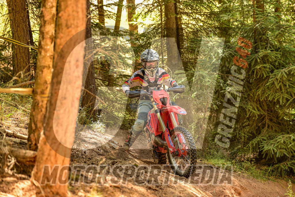 NZ8_2826 | grenznic640